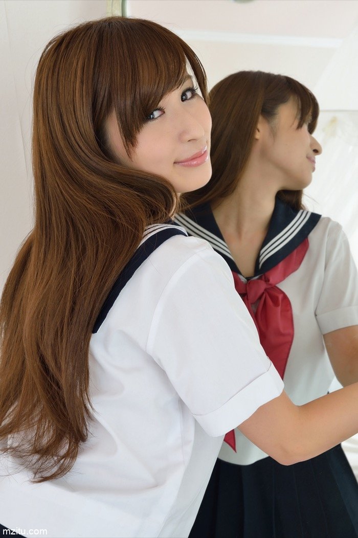 日本校花真甜美，教室撩裙诱人鼻血(6)