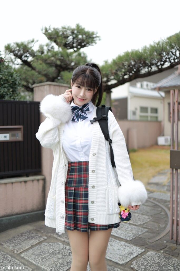 甜美小姐姐朱可儿：下课后来一场尾随的约会-小春日