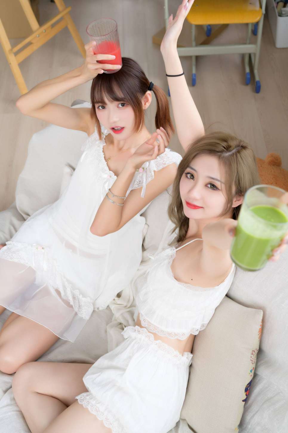 图片[3]-【免费】弹尤克里里的双马尾齐刘海女孩【35P】20024-小春日