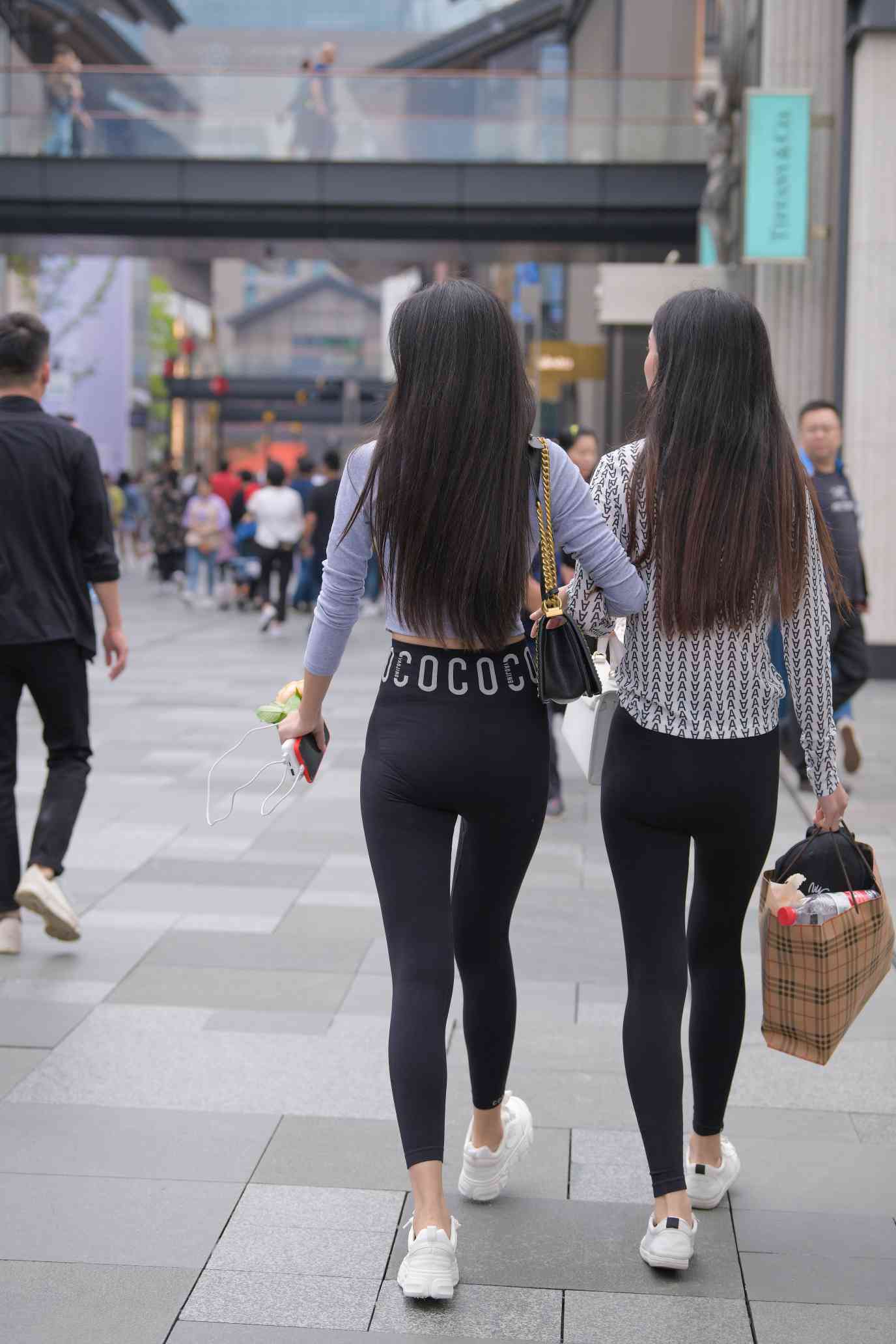 图片[3]-【免费】逛街的两个瑜伽裤姑娘【40P】04030-小春日