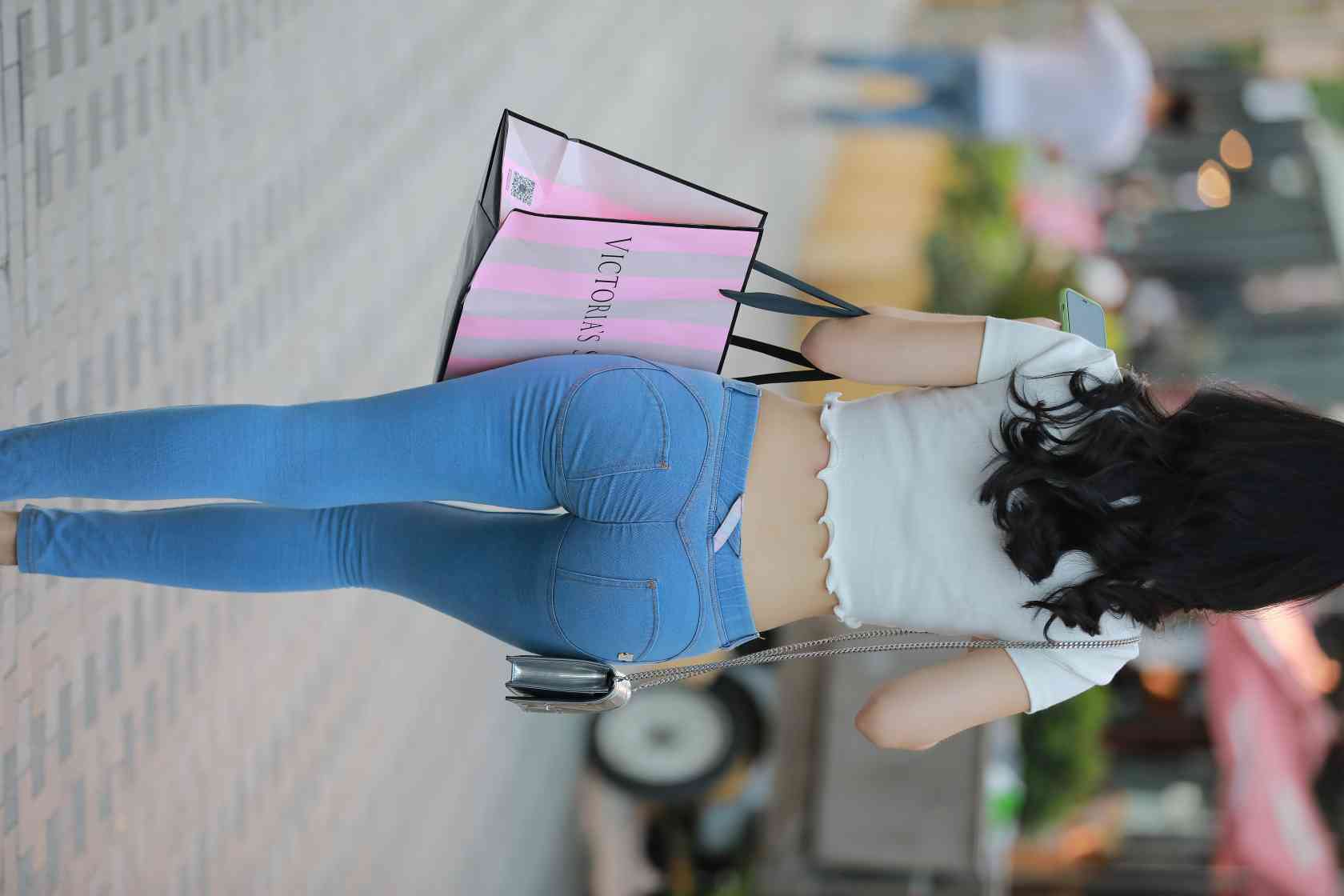 图片[2]-非常漂亮的紧身牛仔裤女孩【115P】04016-小春日