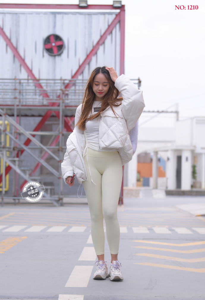 图片[2]-漂亮的白色瑜伽裤女孩 J1441 696P1V-21.4GB-小春日