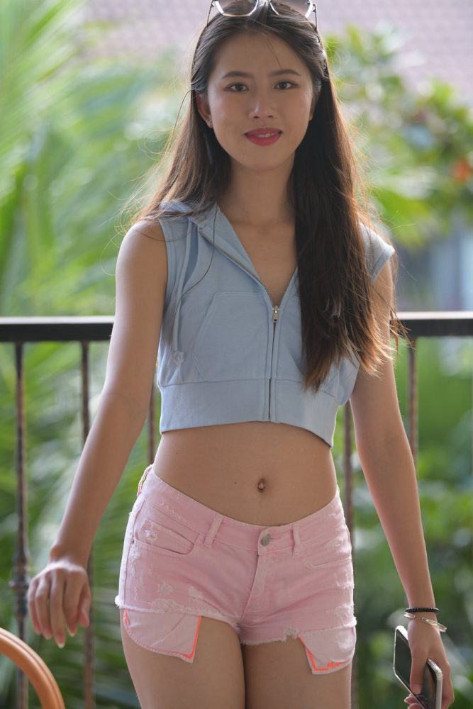 J2799 637P1V-22.9GB-小春日