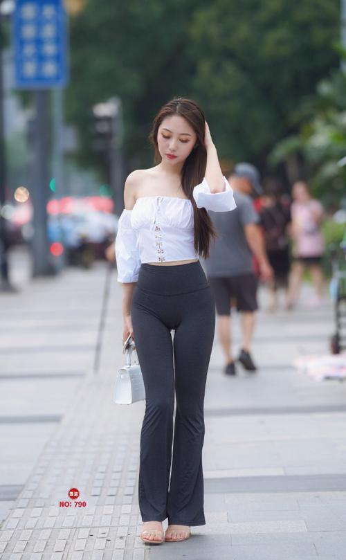 身材非常哇塞的瑜伽裤女孩  J1333 521P6V-21.6GB-小春日