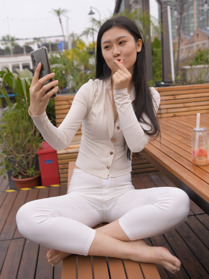 图片[2]-白色紧身裤女孩 J1418 732P2V-27.1GB-小春日