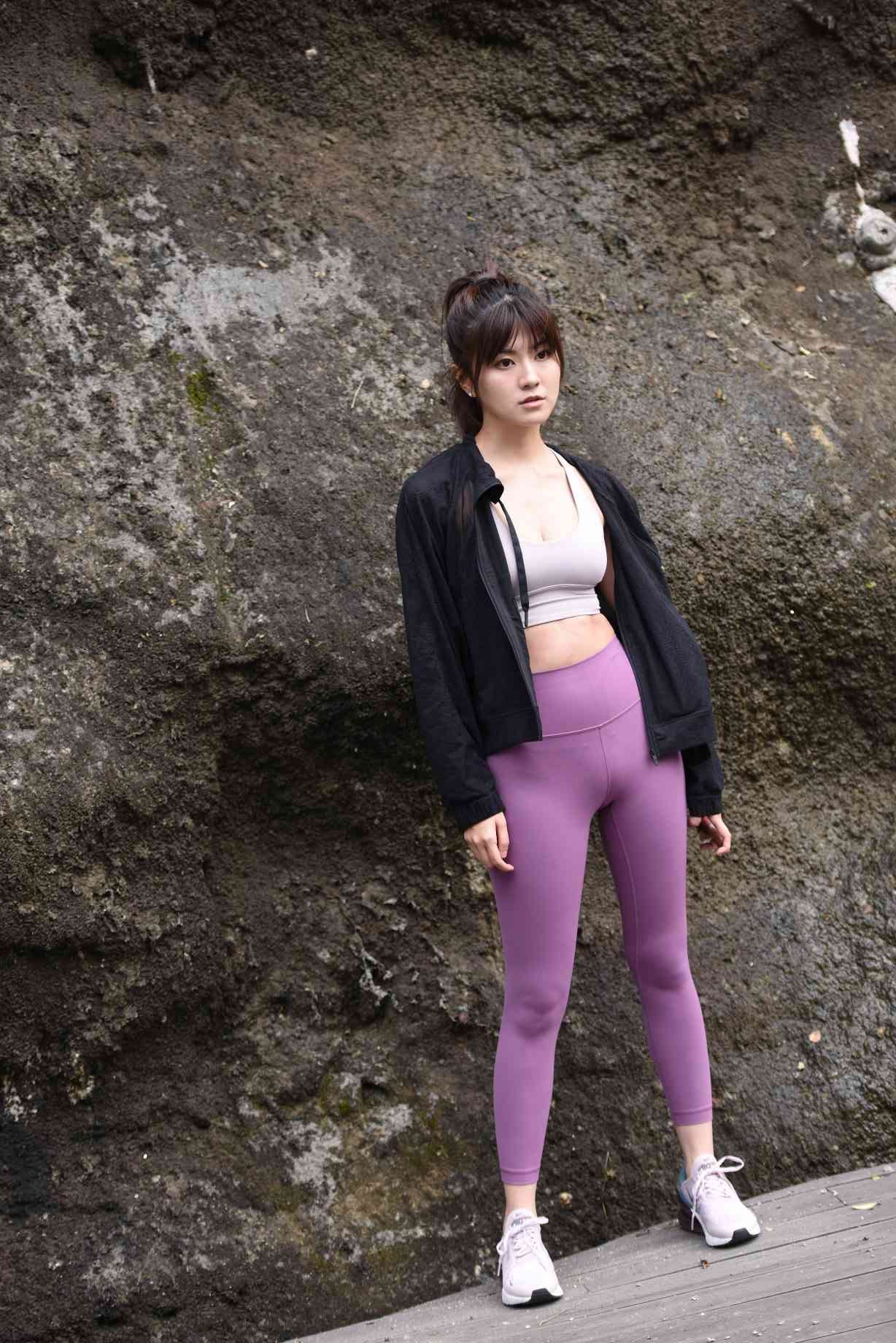 图片[3]-香芋色瑜伽裤高马尾女孩【111P】04039-小春日