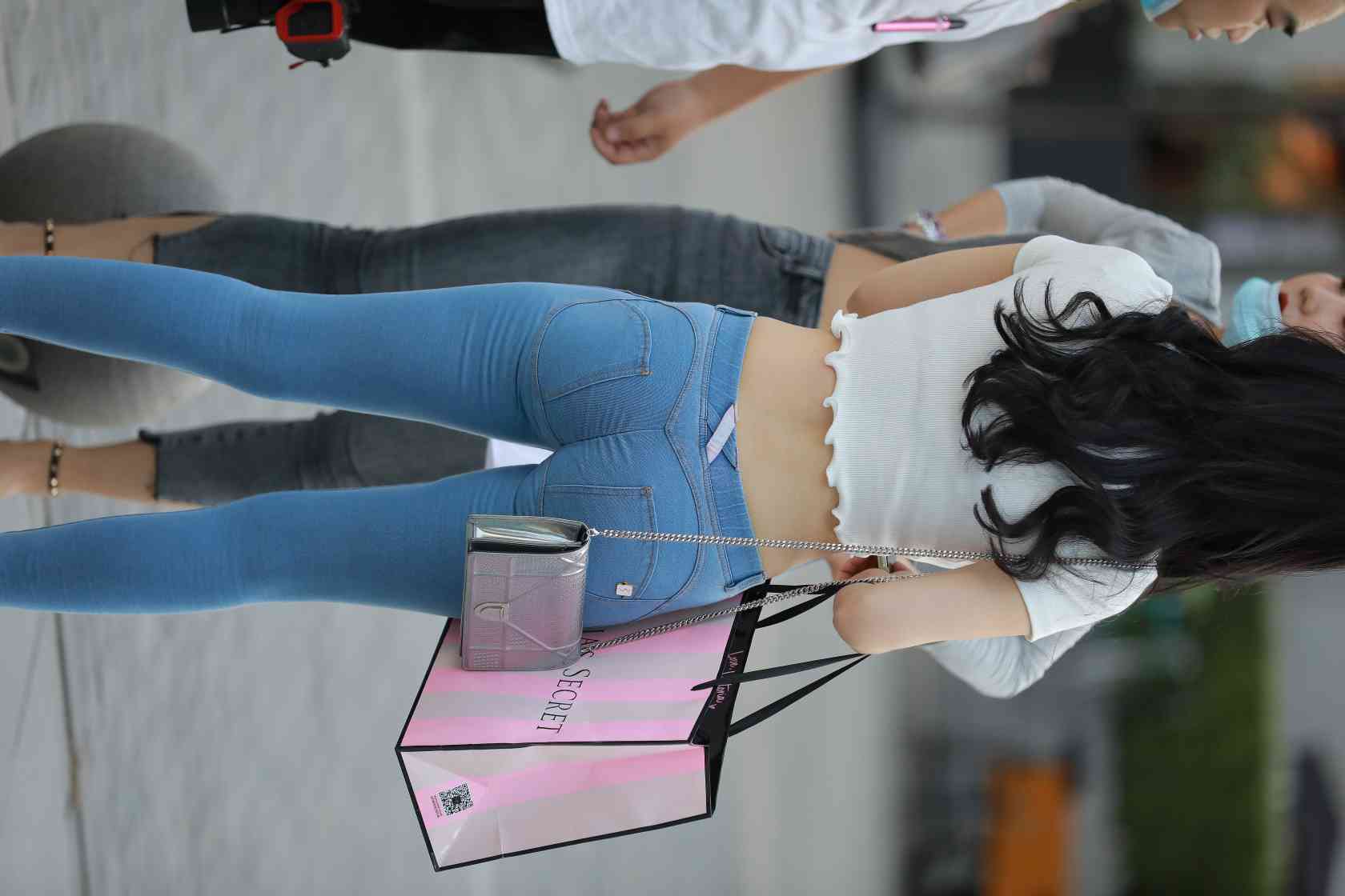 图片[5]-非常漂亮的紧身牛仔裤女孩【115P】04016-小春日