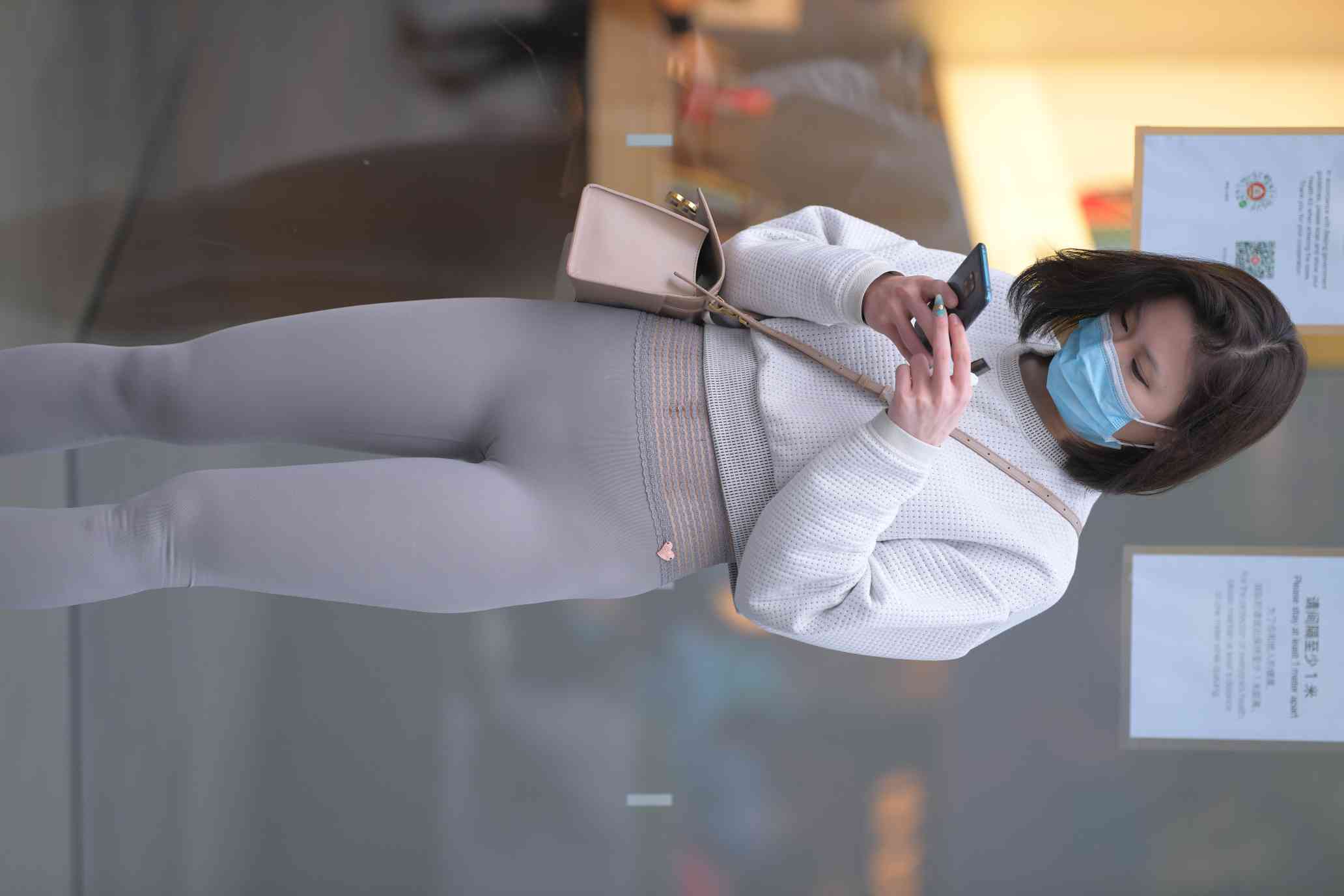 图片[2]-身材很好的短发瑜伽裤姑娘【157P】04015-小春日