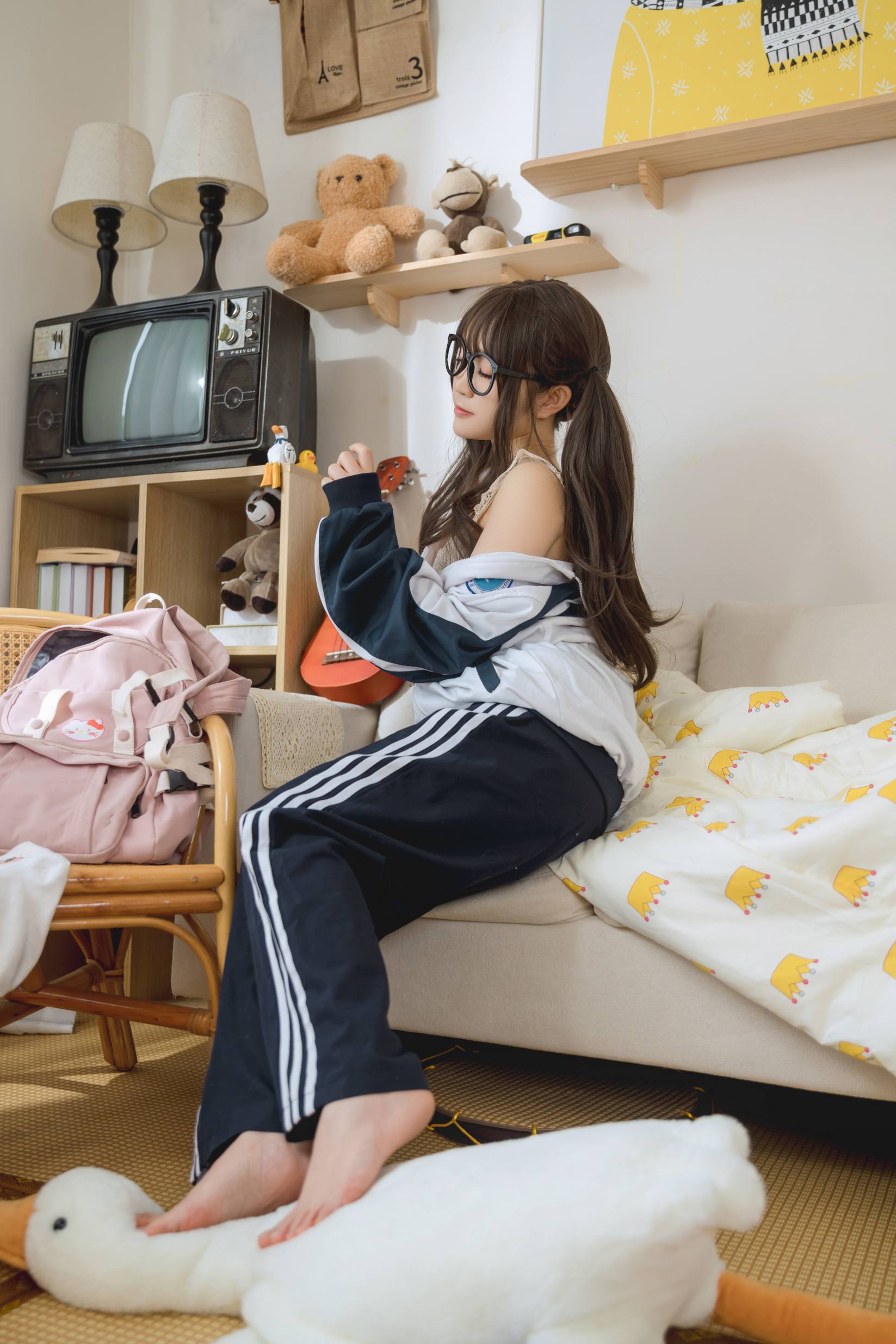 图片[1]-穿校服的双马尾女孩【64P】20010-小春日