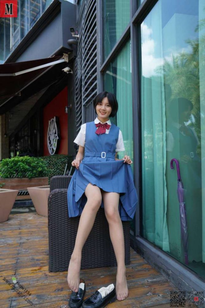 一副学生模样的短发姑娘【112P】20023-小春日