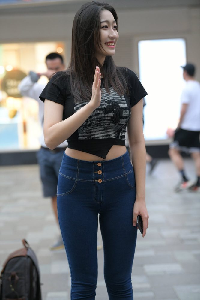 紧身牛仔裤女人J2784 240P-6.66GB-小春日