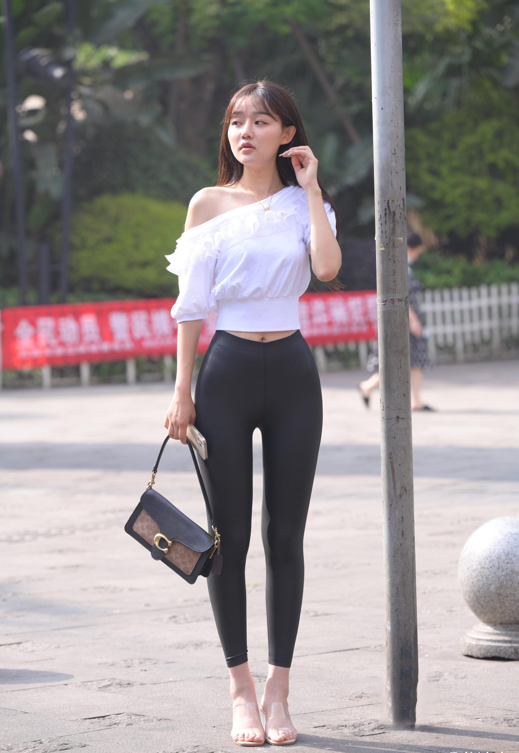 图片[5]-笑容非常甜美且治愈的皮裤女孩 J1945 751P1V-22.1GB-小春日