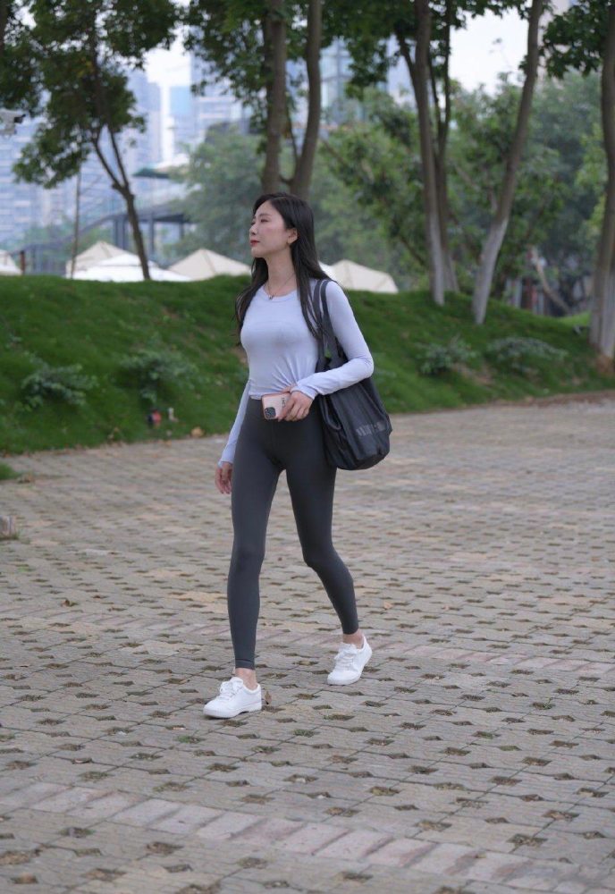 图片[2]-荡秋千的瑜伽裤女孩J2135 588P1V-20.8GB-小春日