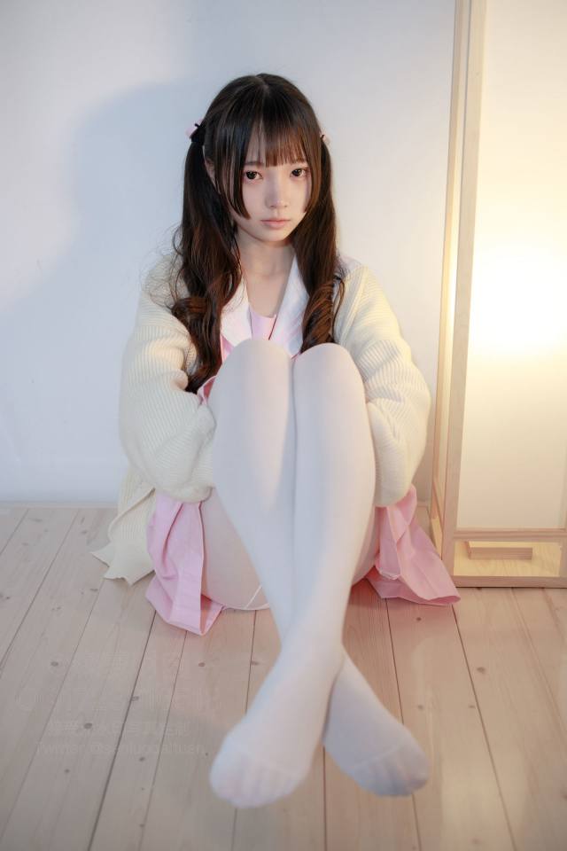 好像有什么心事的白丝双马尾女孩【59P】20022-小春日