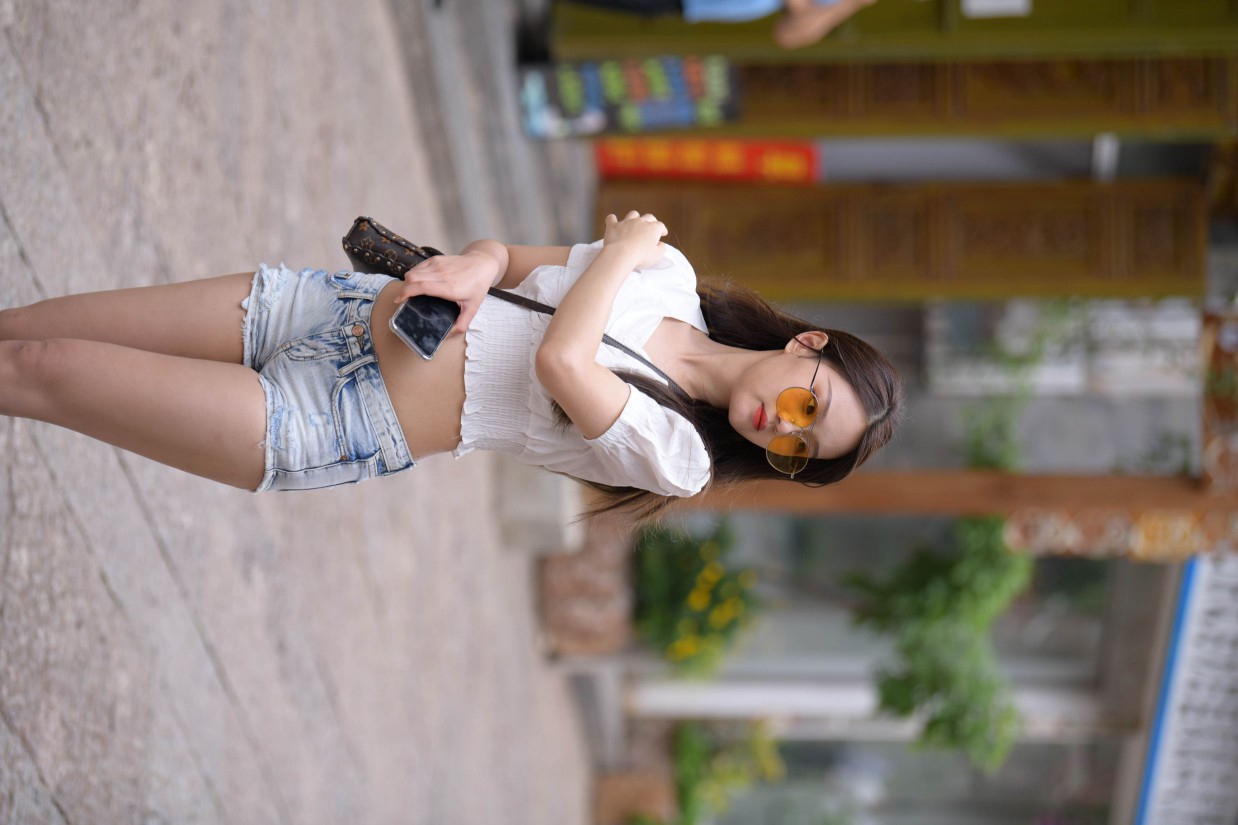 图片[2]-戴太阳镜的牛仔短裤紧身牛仔MM【167P】00021-小春日