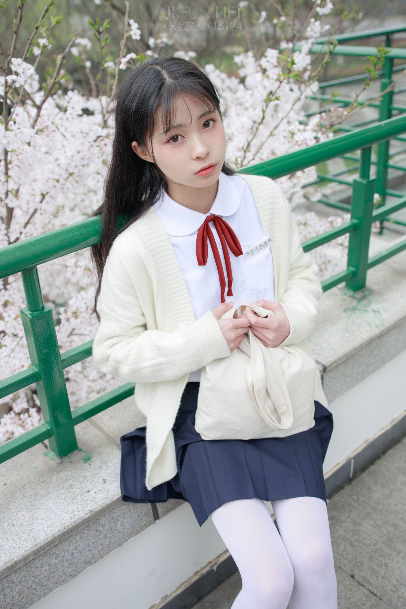 图片[1]-甜美可人的白丝姑娘【127P】20011-小春日