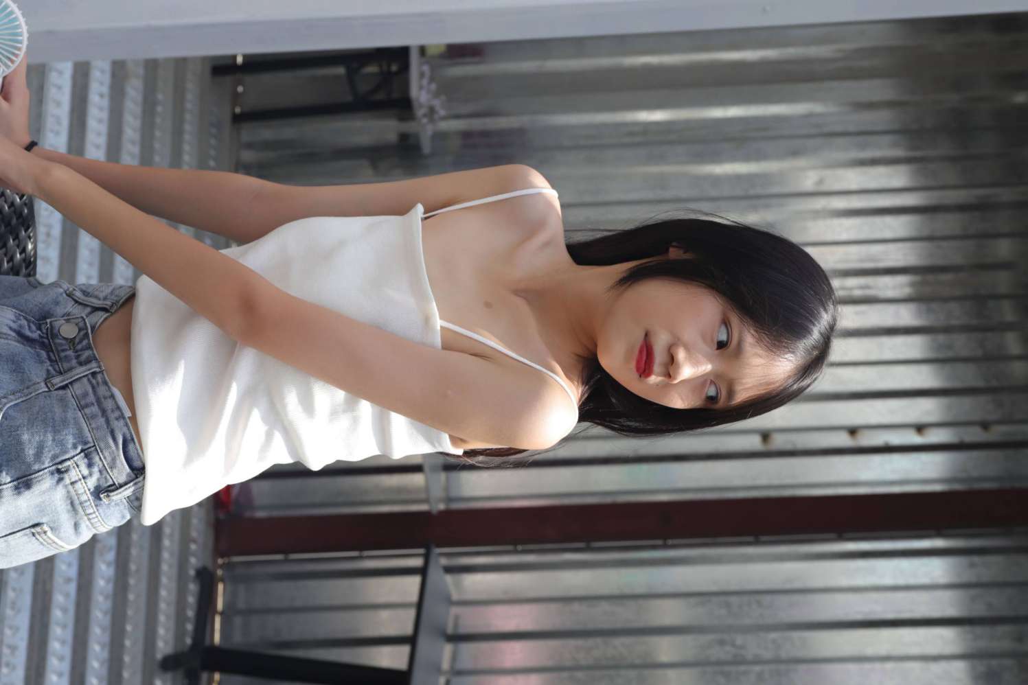 图片[7]-坐在草地上的长发女孩【172P】20012-小春日