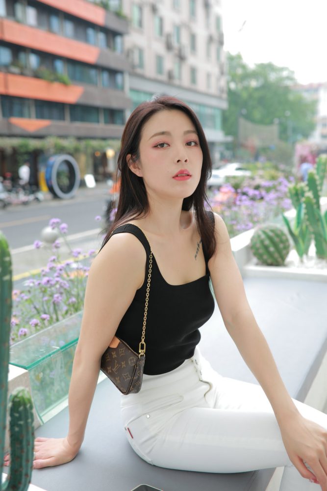 非常漂亮的白色紧身裤女孩J2055 895P2V-24.5GB-小春日