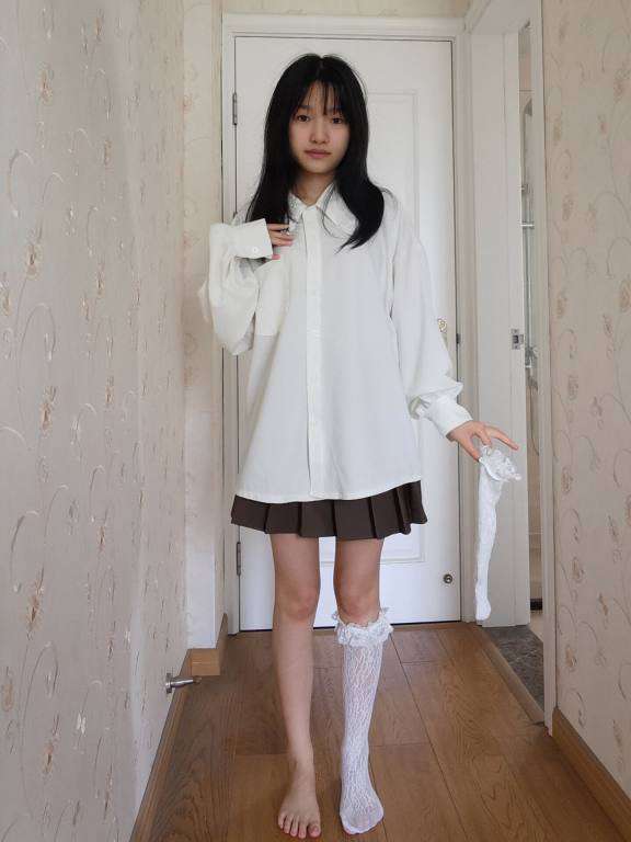 百褶裙可爱又大方的小姑娘【122P】20002-小春日