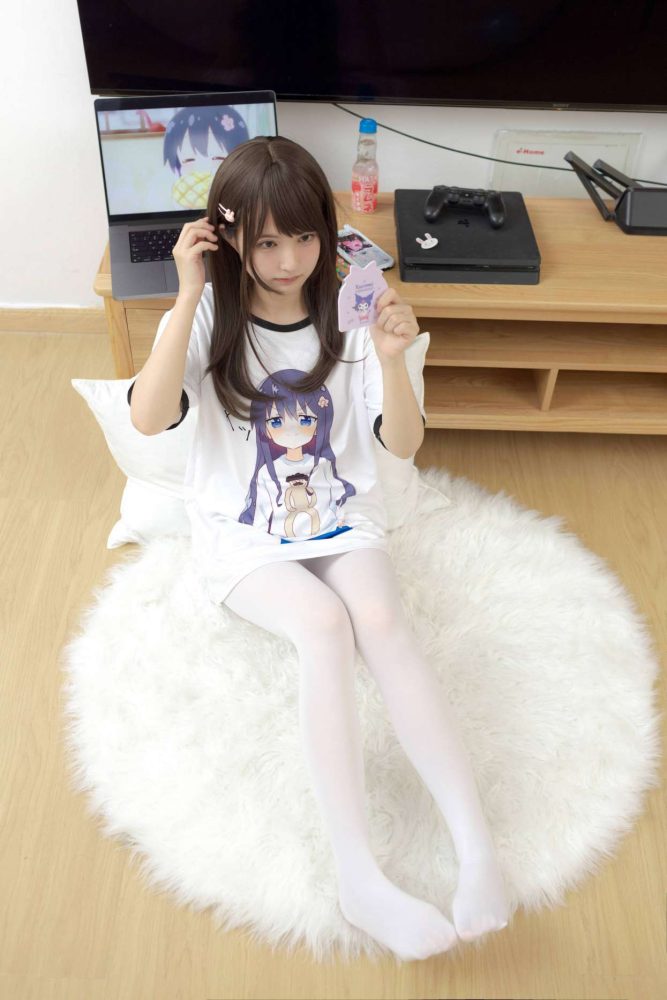 二次元白丝美少女【69P】20027-小春日