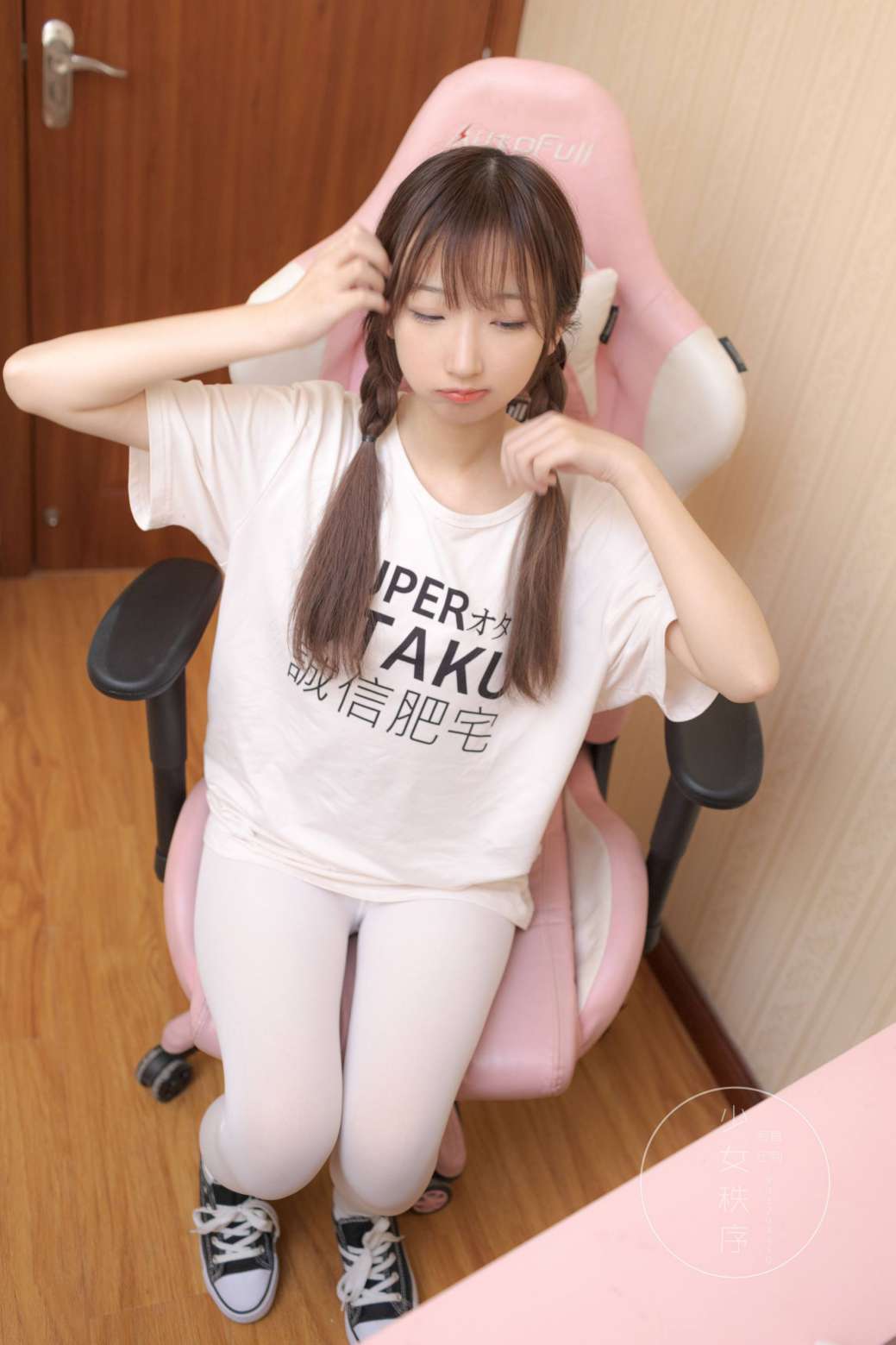 图片[2]-喜欢玩电竞的双马尾粉红女孩【65P】20026-小春日