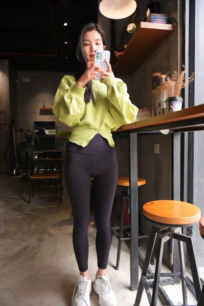 图片[5]-绿色瑜伽裤女孩很开心 J1519 1094P1V-27.6GB-小春日