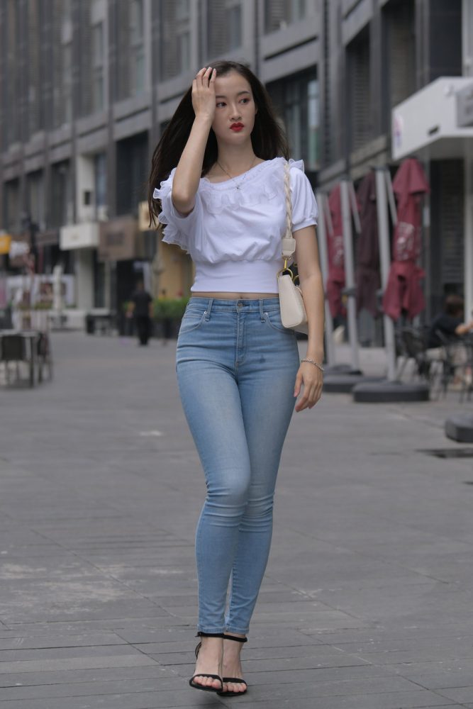 紧身牛仔裤女孩J2177 370P2V-19.4GB-小春日