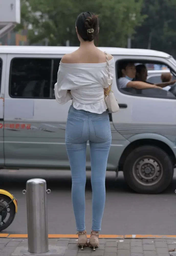 紧身牛仔裤优雅小女人J2238 322P1V-14.1GB-小春日