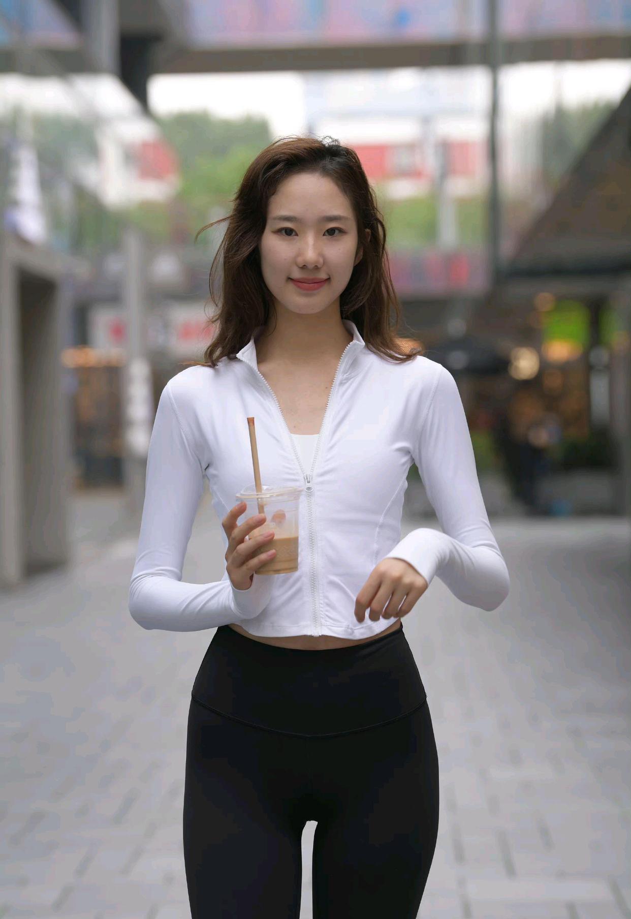 图片[2]-像刘亦菲的黑色瑜伽裤女孩J2237 340P1V-14.8GB-小春日