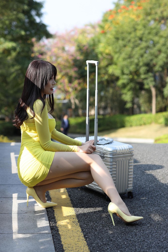 图片[5]-穿紧身裙的美丽姑娘要出去旅行了【419P】00046-小春日