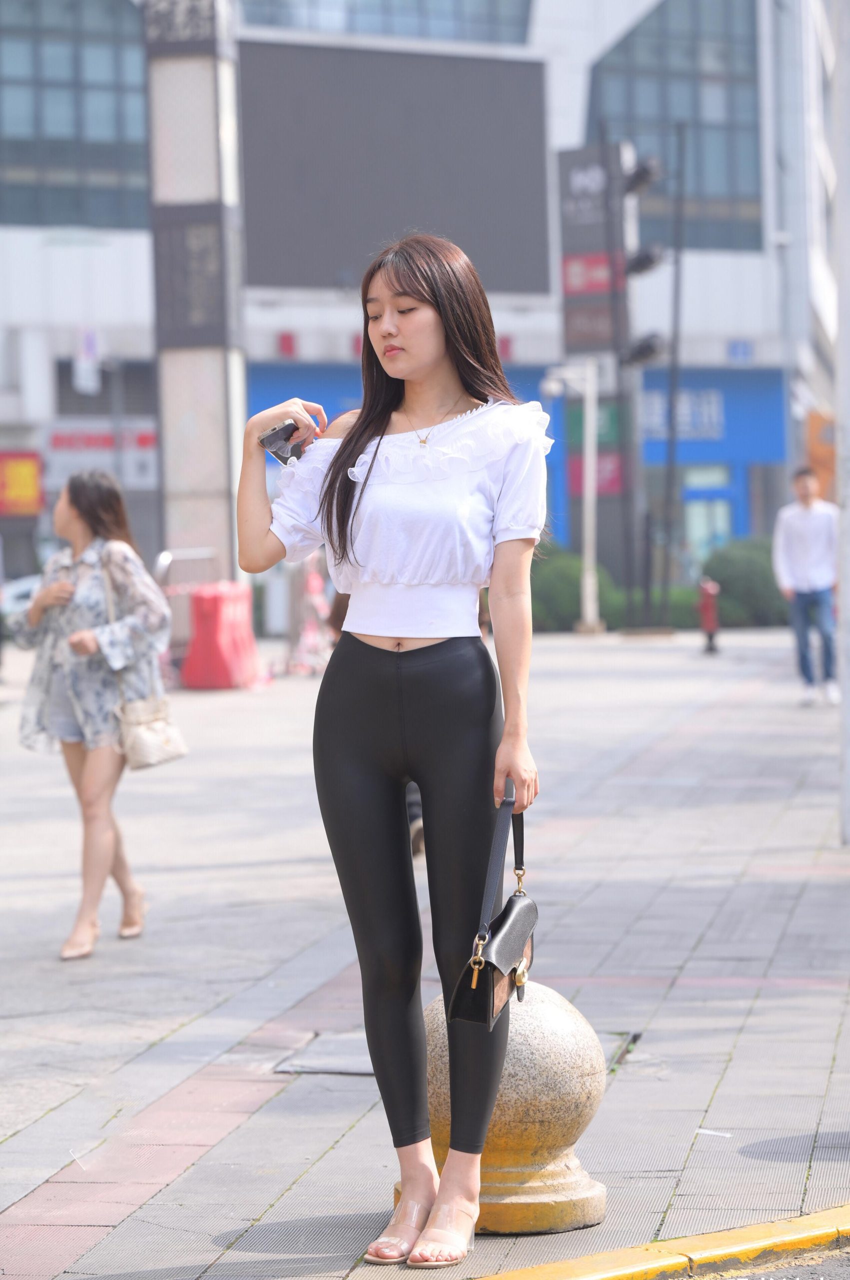 图片[4]-笑容非常甜美且治愈的皮裤女孩 J1945 751P1V-22.1GB-小春日