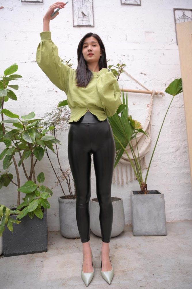 身材很棒的紧身皮裤女孩 J1537 653P1V-19.3GB-小春日