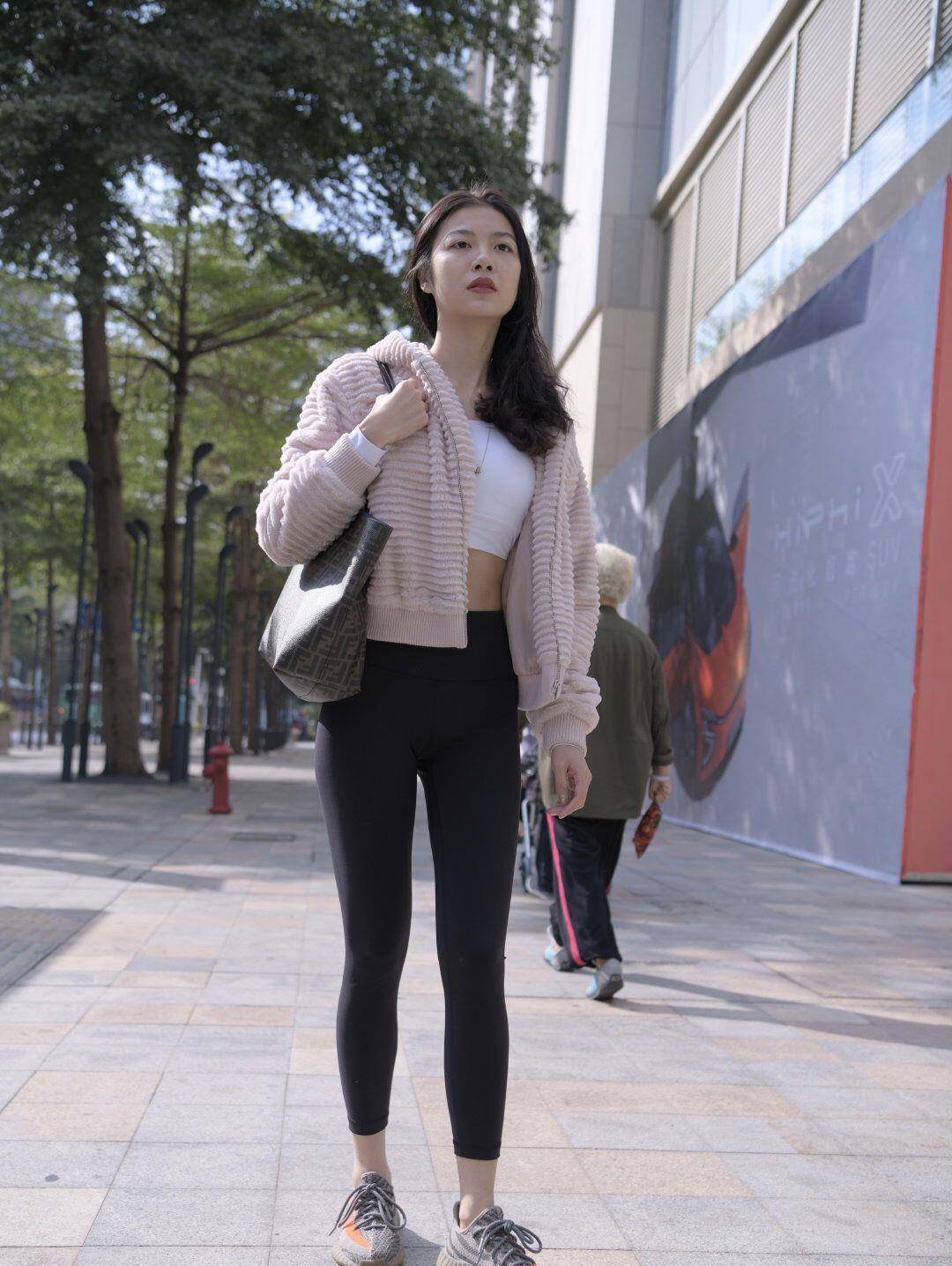 图片[2]-逛街的紧身瑜伽裤女孩 J1455 411P2V-26.6GB-小春日