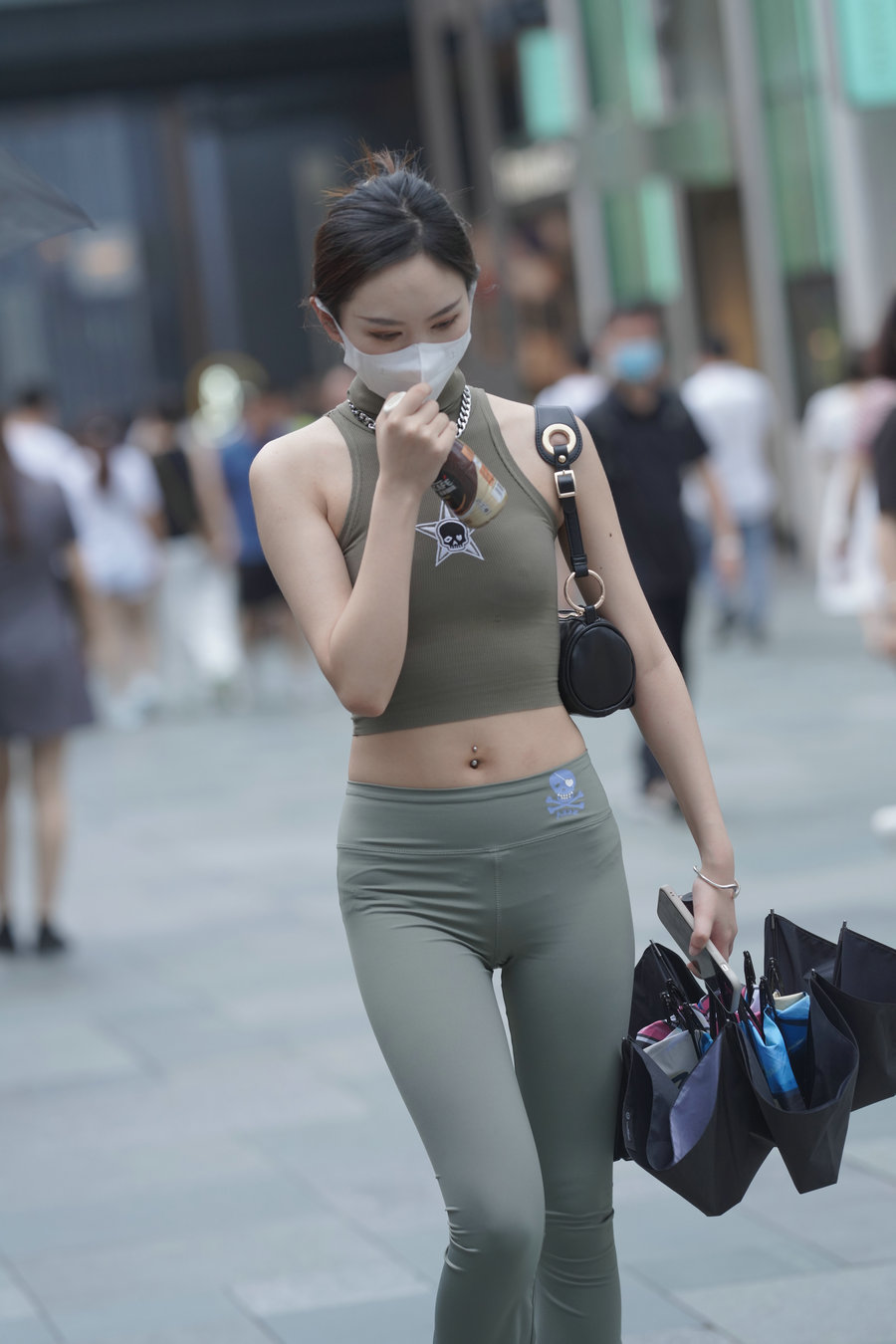 图片[1]-戴口罩的瑜伽裤小女人J3557 133P-1.43GB-小春日