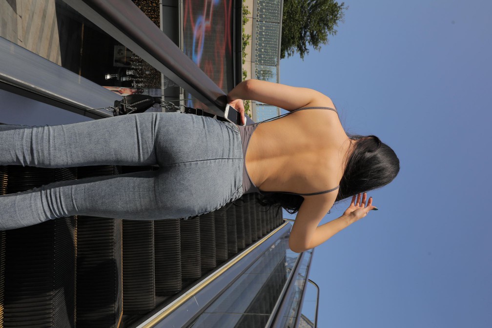 图片[4]-漂亮的紧身牛仔裤长发女孩【474P】00059-小春日