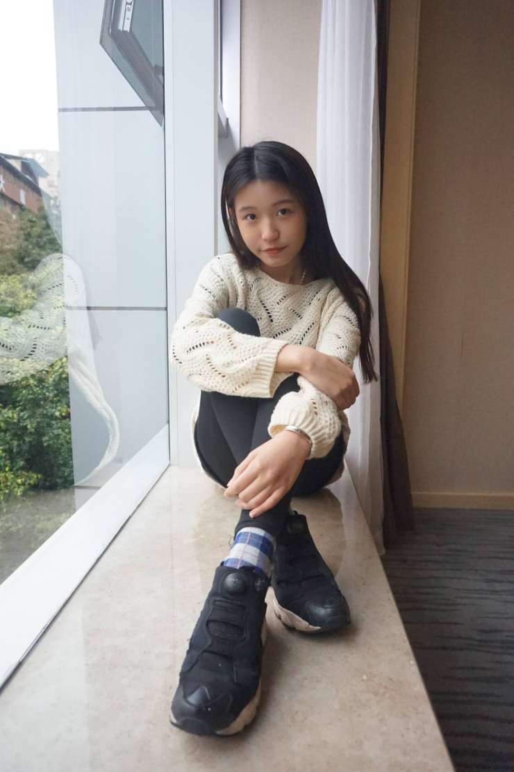 图片[1]-眼神很清澈的赤脚女孩【59P】20020-小春日