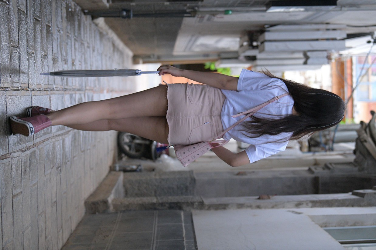 图片[3]-非常清纯甜美的短裙姑娘在逛街【458P】00052-小春日