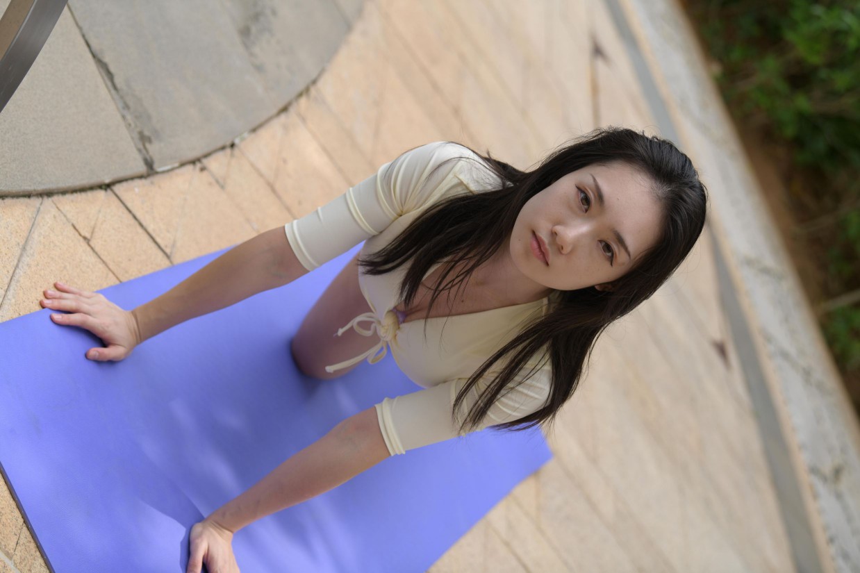 图片[3]-游泳池旁边的比基尼女生【327P】00042-小春日