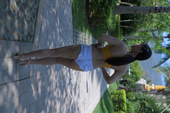 在海南度假的紧身白色短裤女孩【202P】00033-小春日