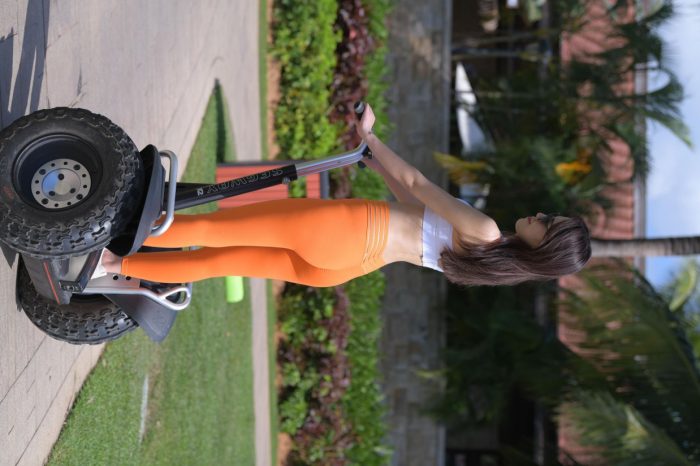 骑着平衡车的橘黄色瑜伽裤妹妹【620P】00054-小春日