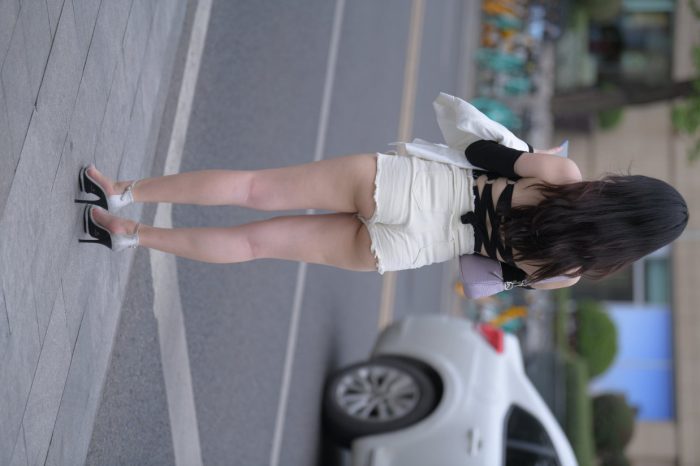 长发飘飘的白色热裤美丽女孩【49P】00029-小春日