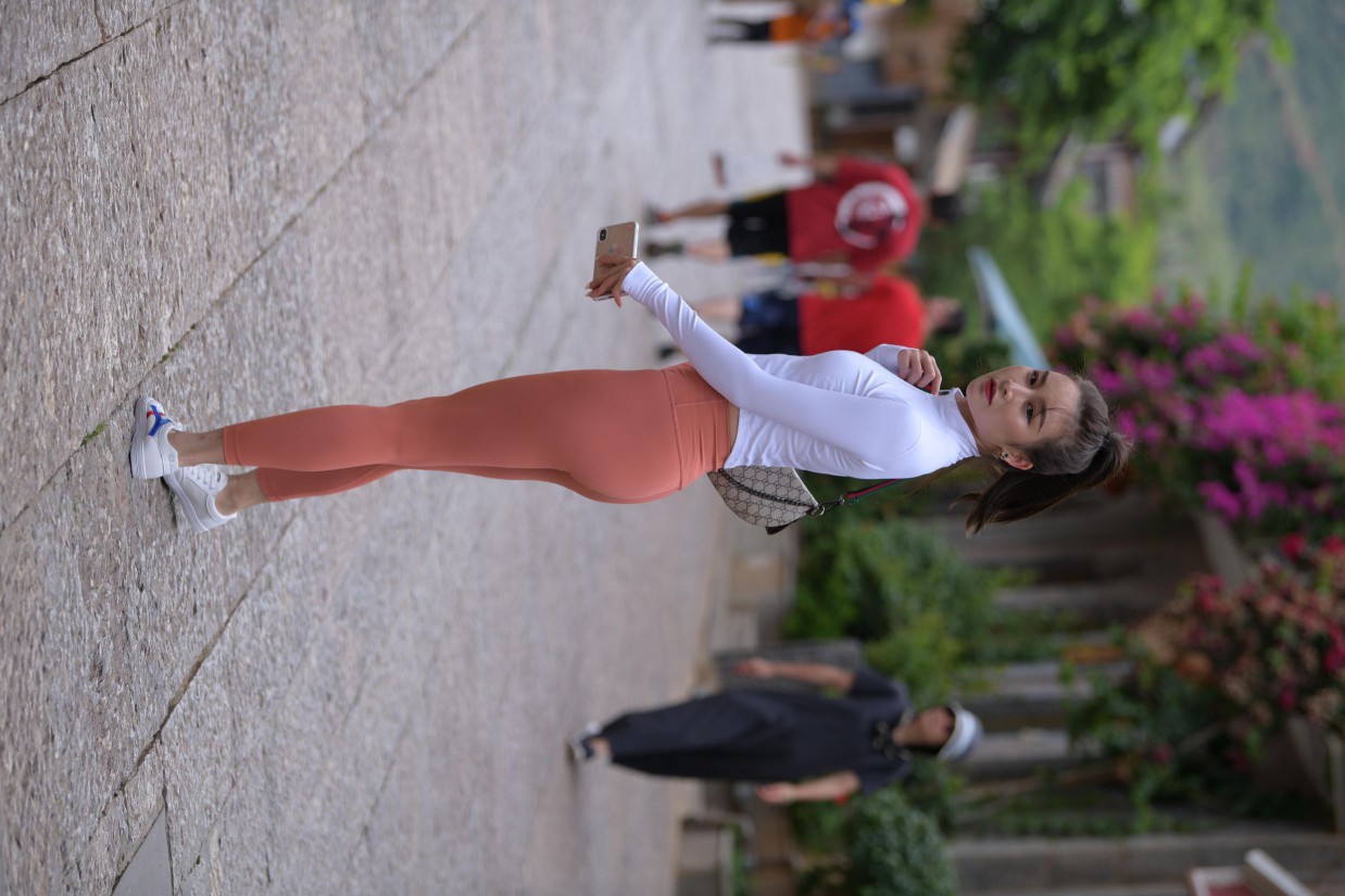 图片[3]-橙色瑜伽裤的高马尾姑娘【615P】00051-小春日