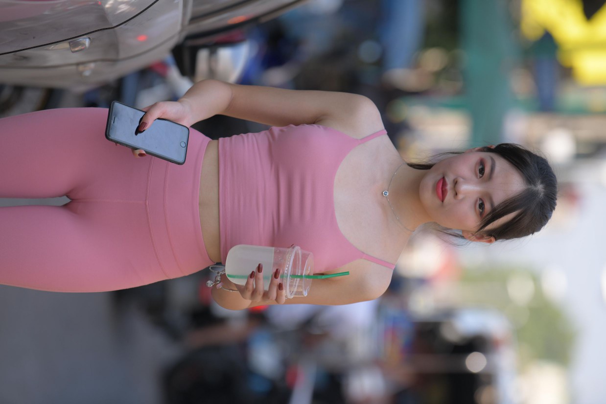 图片[5]-粉色的甜美瑜伽裤女孩在逛街【372P】00057-小春日