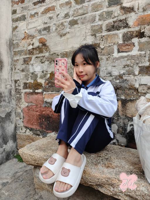 图片[5]-【免费】专心致志玩手机的女孩【42P】20028-小春日