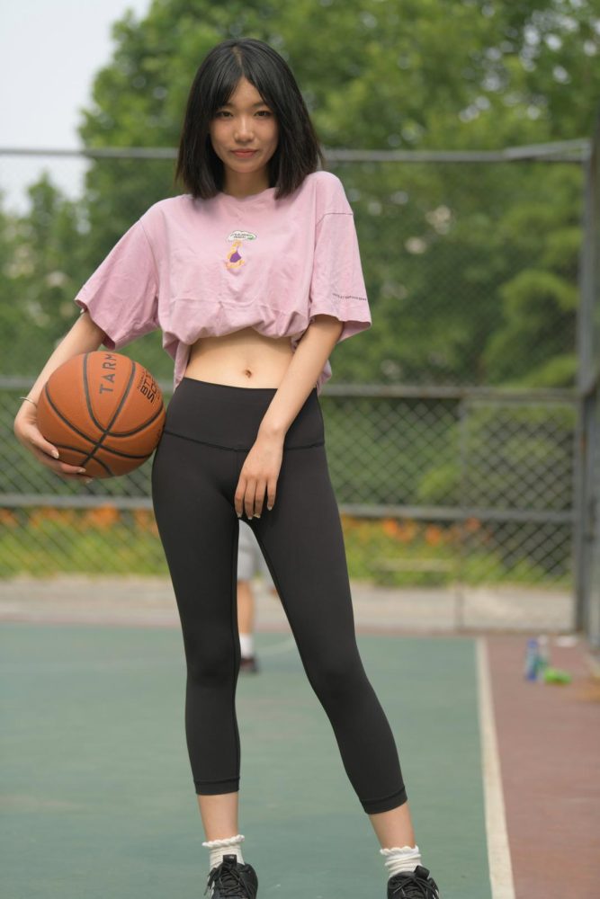 图片[4]-穿瑜伽裤打篮球的大三女孩J2198 463P1V-18.6GB-小春日