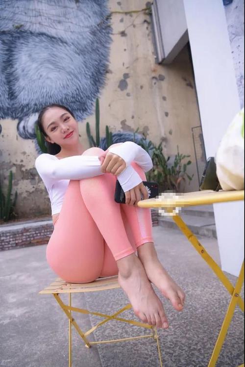 图片[3]-粉色紧身裤漂亮女孩 J1433 749P1V-20.0GB-小春日