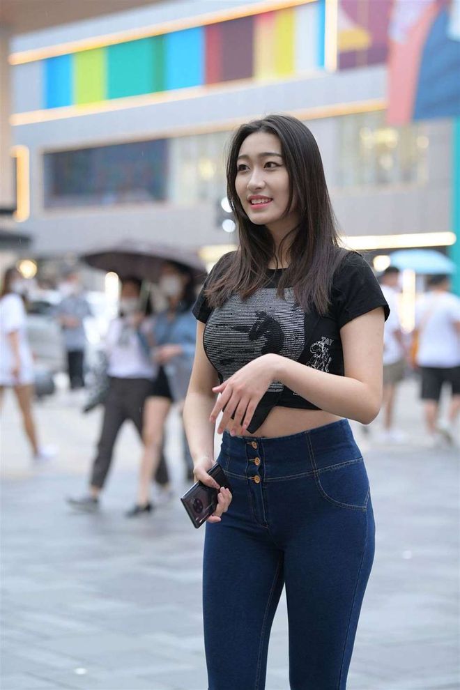 图片[3]-紧身牛仔裤女人J2784 240P-6.66GB-小春日