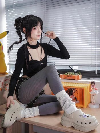 图片[9]-牛仔热裤+灰丝姑娘玩自拍-小春日