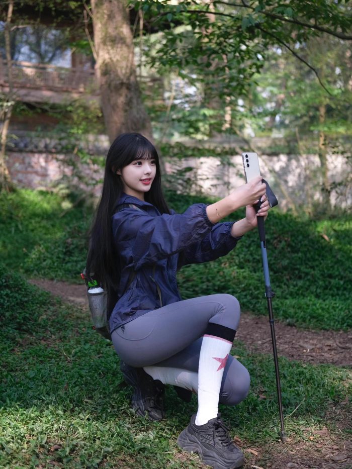 爱爬山的瑜伽裤MM，太甜美了！~-小春日