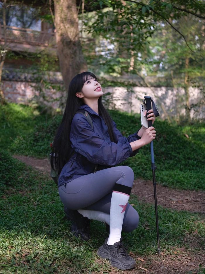 爱爬山的瑜伽裤MM，太甜美了！~-小春日